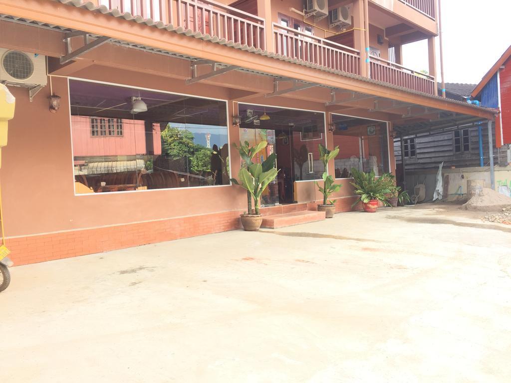 Happy River View Hotel Vang Vieng Exteriér fotografie